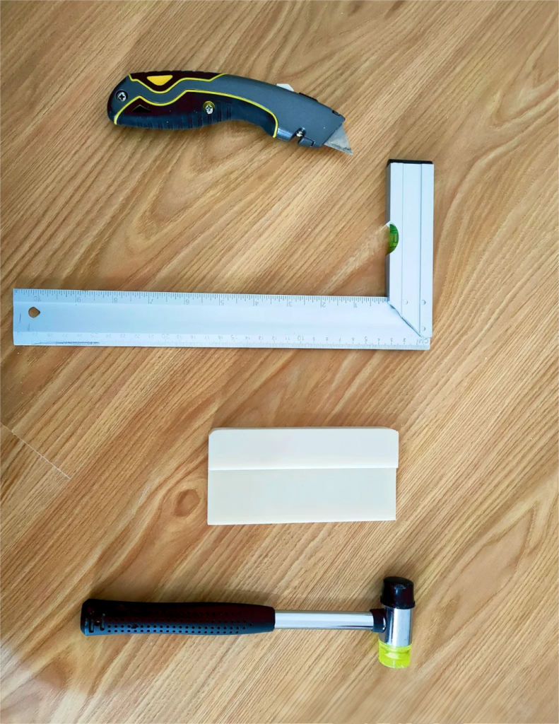 Tools for manually cutting SPC flooring