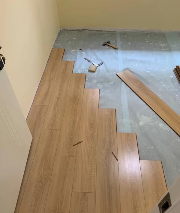 Straight floor installation