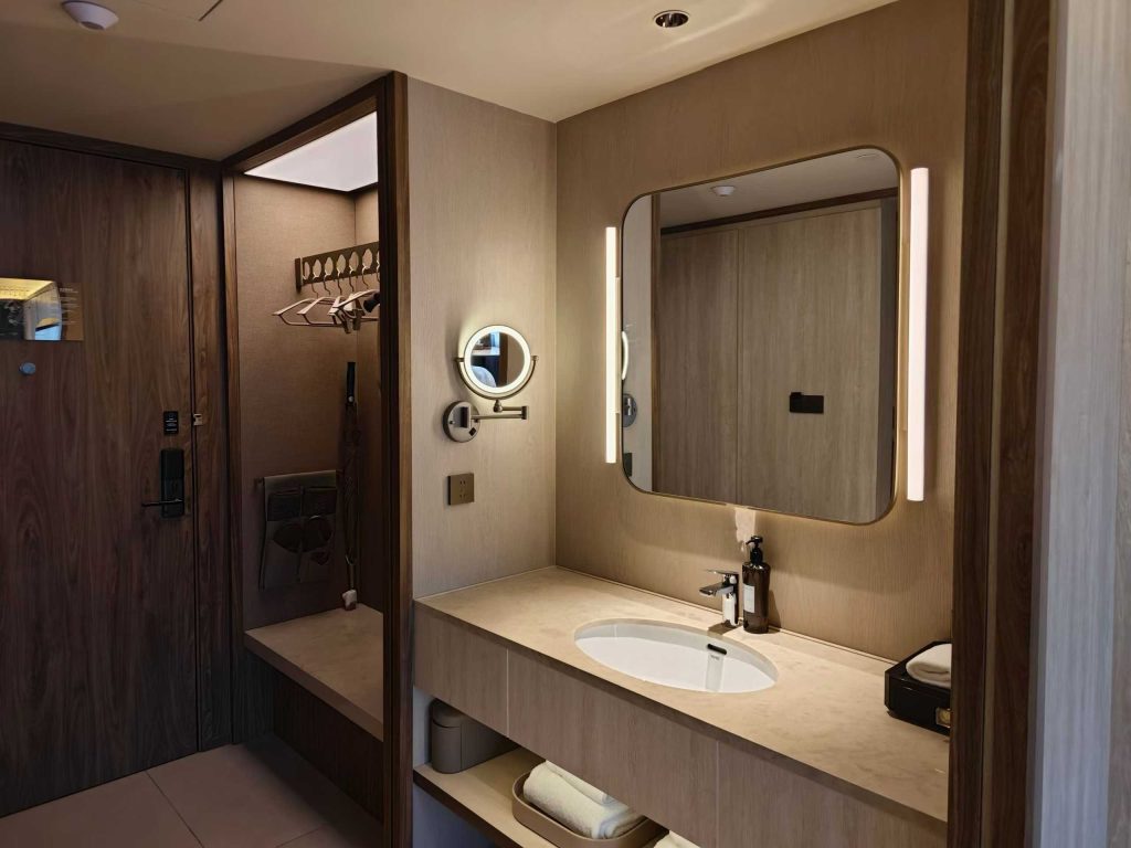 Application of SPC wall panels in damp areas of hotels